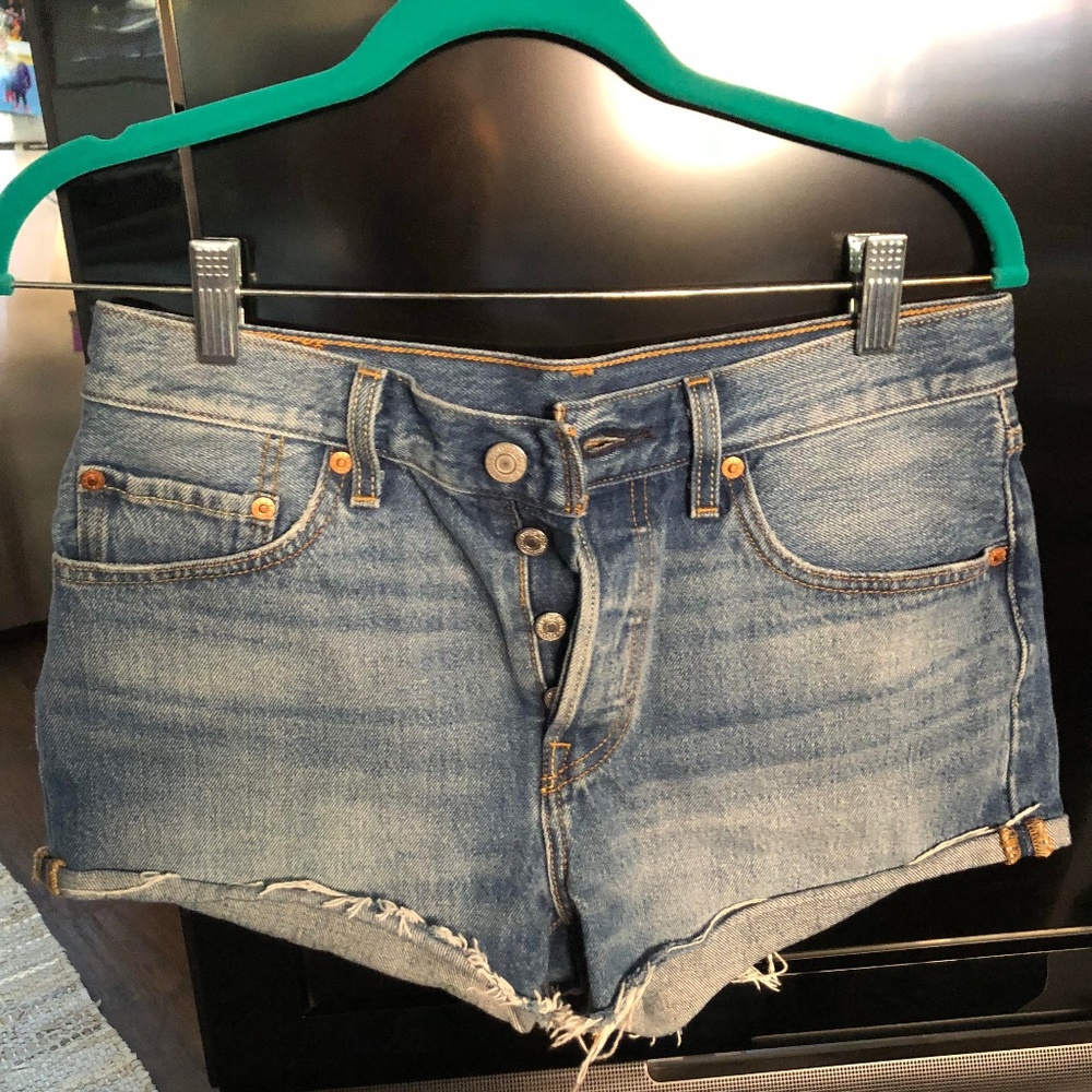 NWOT Levi's 501 Cutoff Shorts